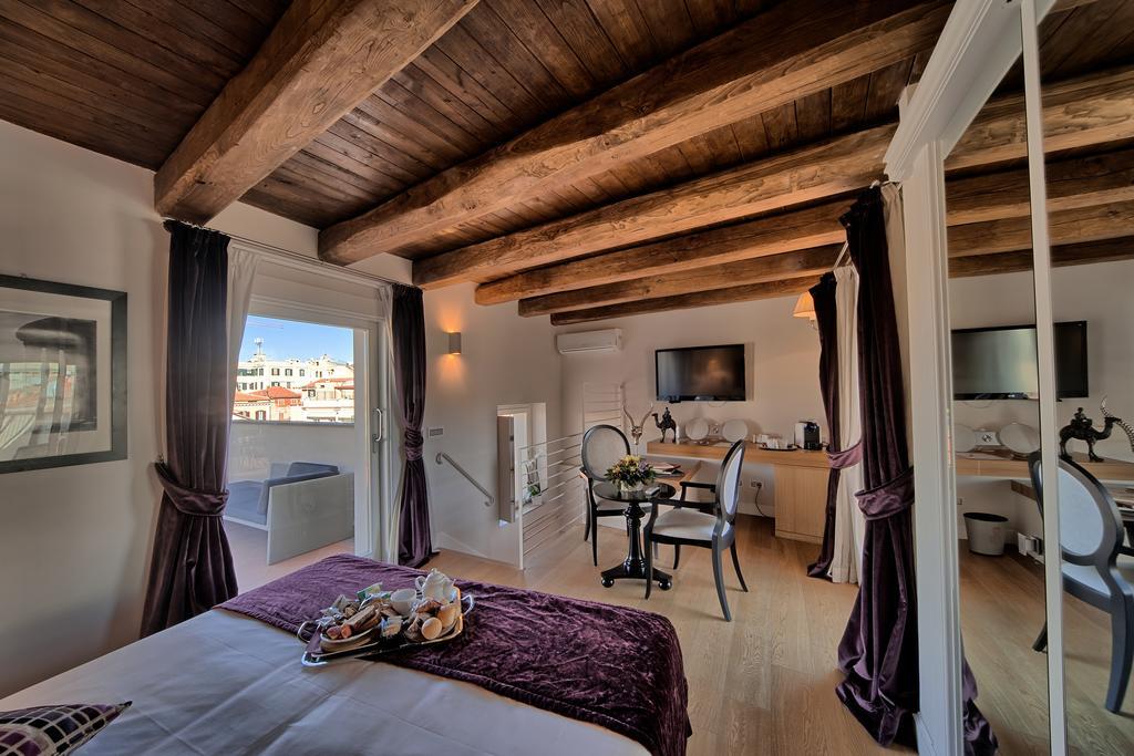 Trevi Palace Luxury Inn Rom Exteriör bild